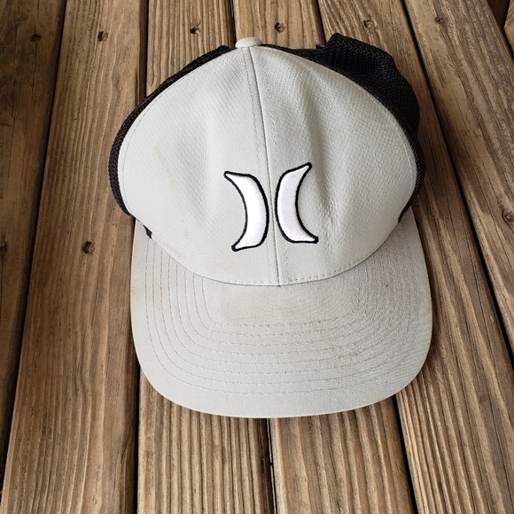 Hurley Ball Cap gray black cap Two Tone Snap Back Mesh - Picture 1 of 3